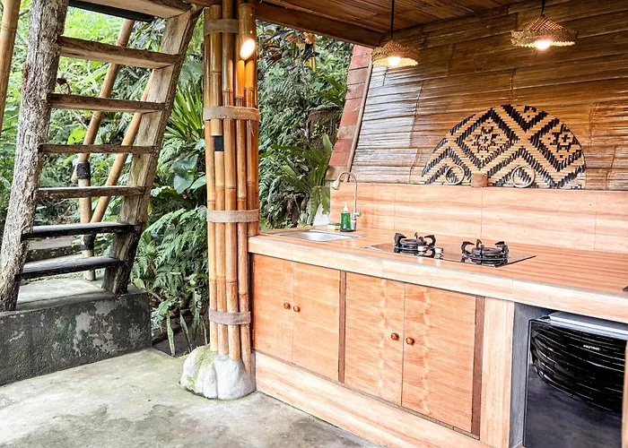 ロッジ Alasari Hidden Bamboo Retreat In The Jungle