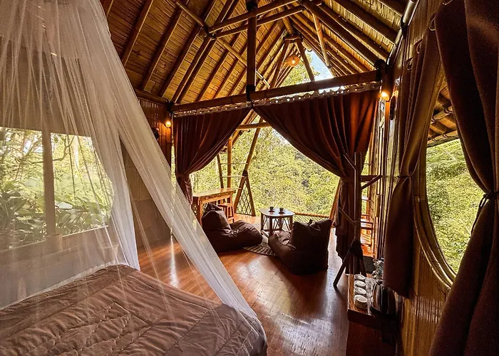 Alasari Hidden Bamboo Retreat In The Jungle ロッジ Seribatu