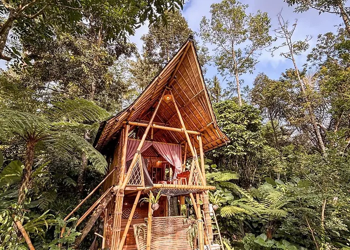 ロッジ Alasari Hidden Bamboo Retreat In The Jungle Seribatu