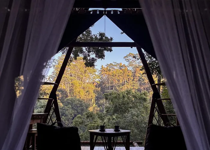Alasari Hidden Bamboo Retreat In The Jungle ロッジ Seribatu