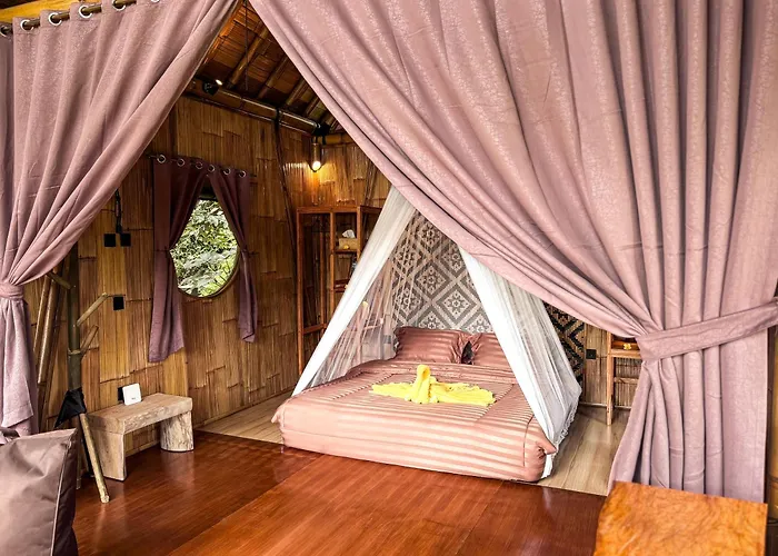 ロッジ Alasari Hidden Bamboo Retreat In The Jungle