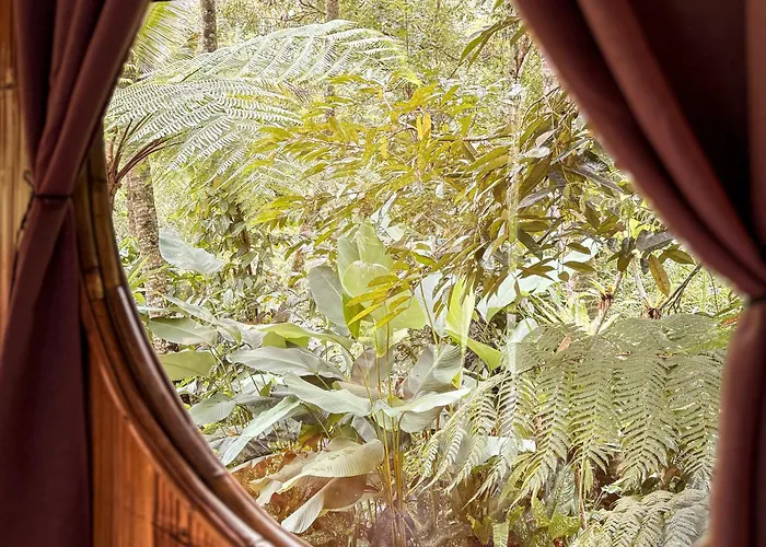 Alasari Hidden Bamboo Retreat In The Jungle ロッジ Seribatu