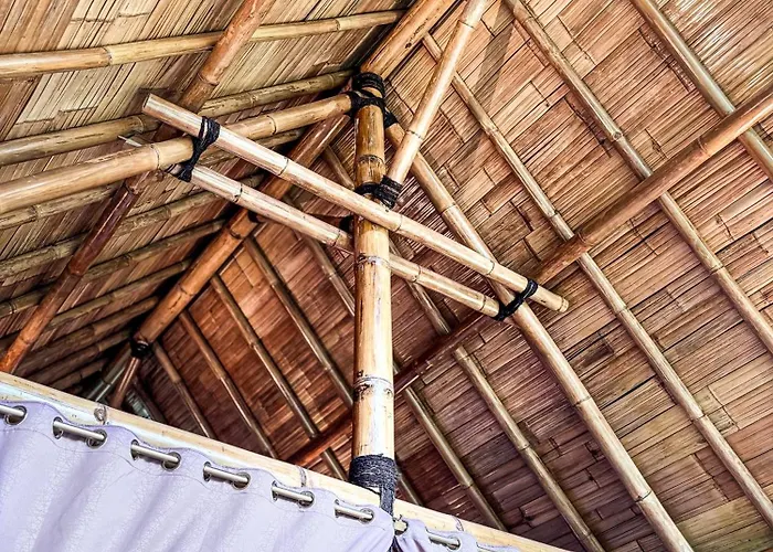 Alasari Hidden Bamboo Retreat In The Jungle ロッジ