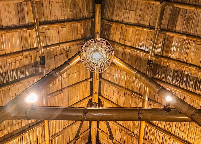 Alasari Hidden Bamboo Retreat In The Jungle ロッジ Seribatu